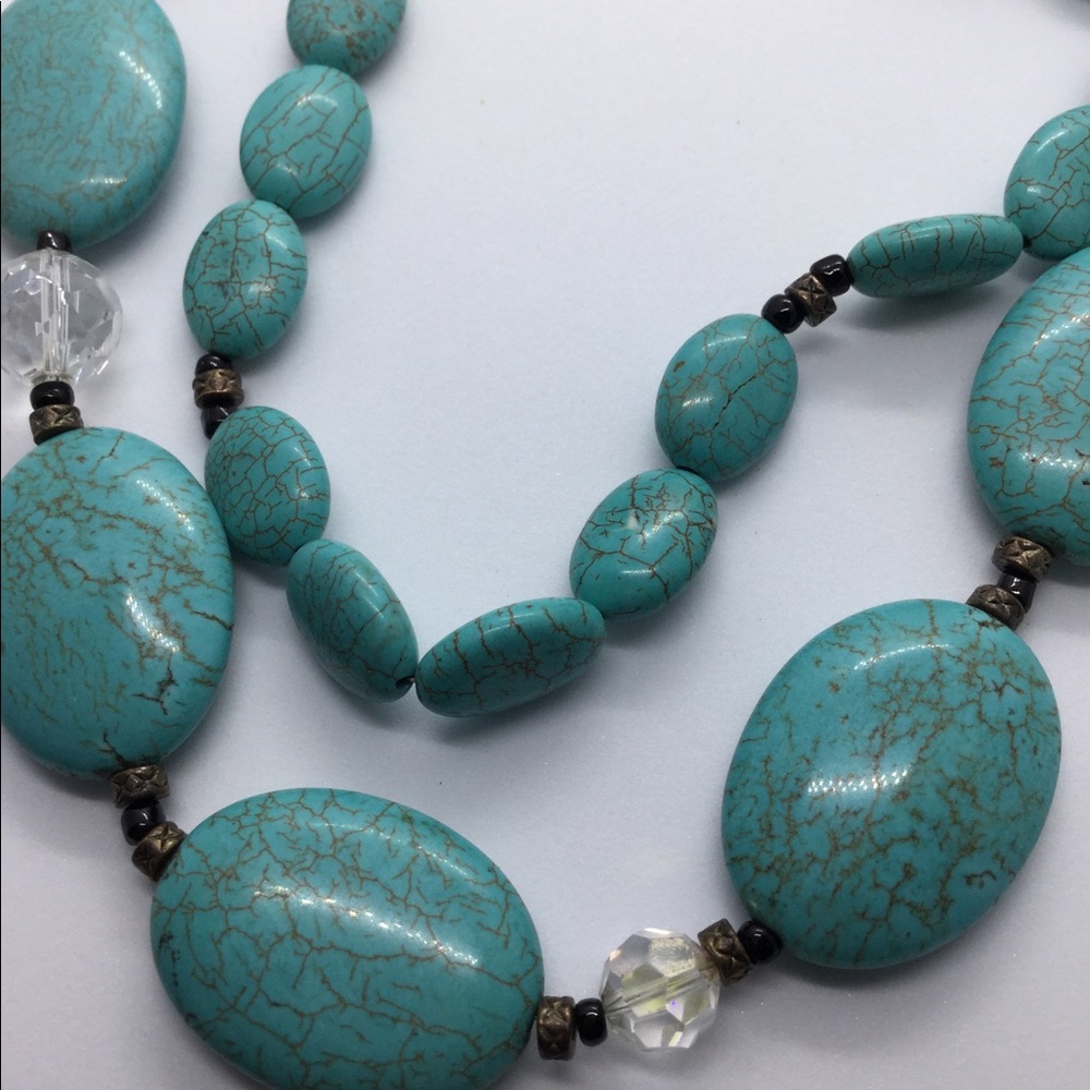 Vintage turquoise Howlite gemstone necklace